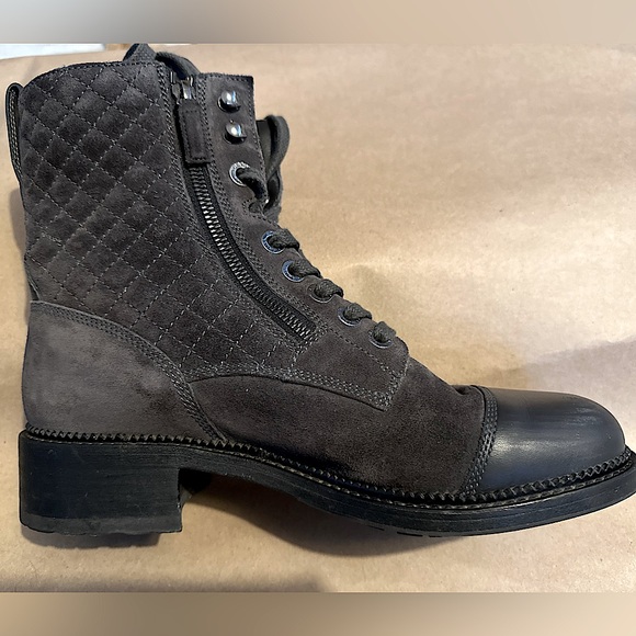 Chanel Veau Velour Lace-Up Boots - GREY - Size 40 - Picture 5 of 10